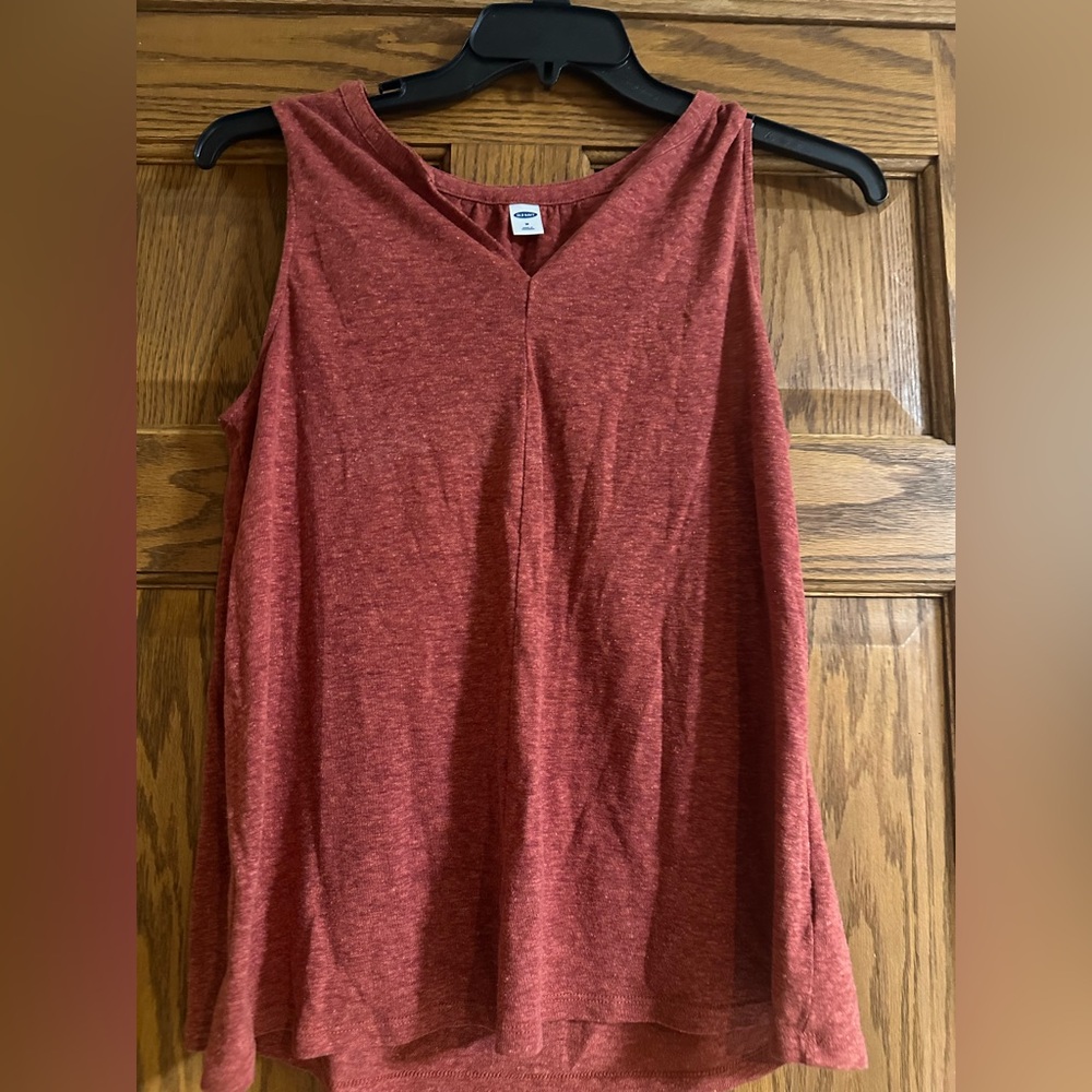 Women's old Navy Rust Red Sleeveless V-Neck Top Size M